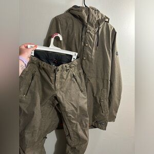 686 INFIDRY womens matching kit, ski/snow, tan, XS/S, only worn a few times